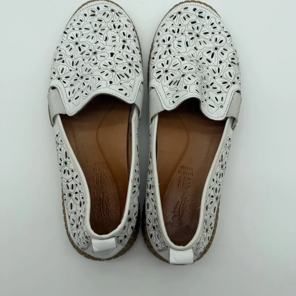 Spring Step Jookin Floral Perforated Leather Slip On Shoes White EU 42 US 11
